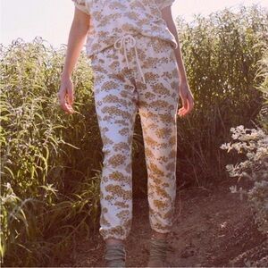 NWT The Great. Womens The Stadium Sweatpant in Chamomile Floral size 1 Small